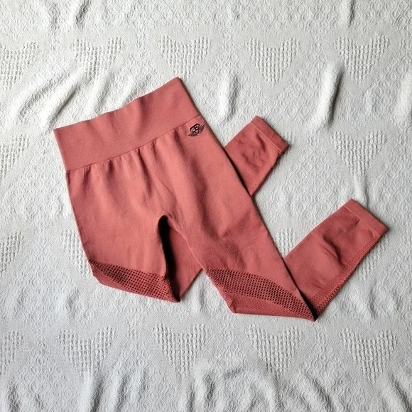 MOTUS SEAMLESS LEGGINGS HIGH WAIST – TERRA ROSE - Picture 2 of 12